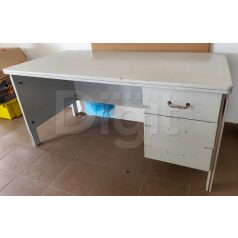 Fa íróasztal (használt)